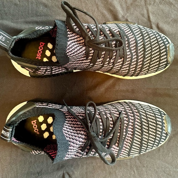 Adidas NMD R1 STLT Primeknit  'Core Black/Grey Four/Solar Pink' men's size 13 - Picture 2 of 7